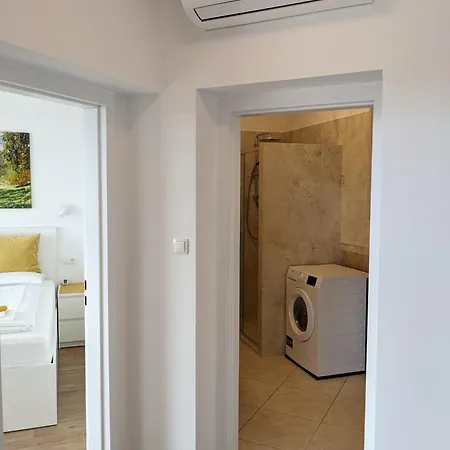 Clearvuehome - Panoramic 43 M2 Slavin Apartment