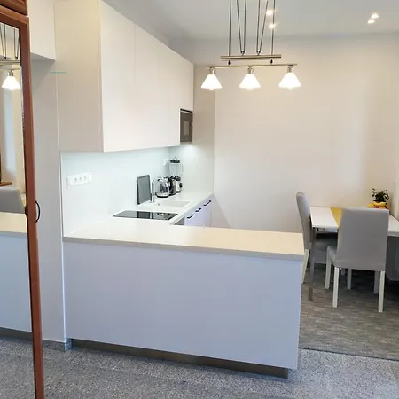 Clearvuehome - Panoramic 43 M2 Slavin Apartment